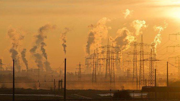 Does Long-Term Exposure to Air Pollution Lead to a Steeper Rate of Cognitive Decline?